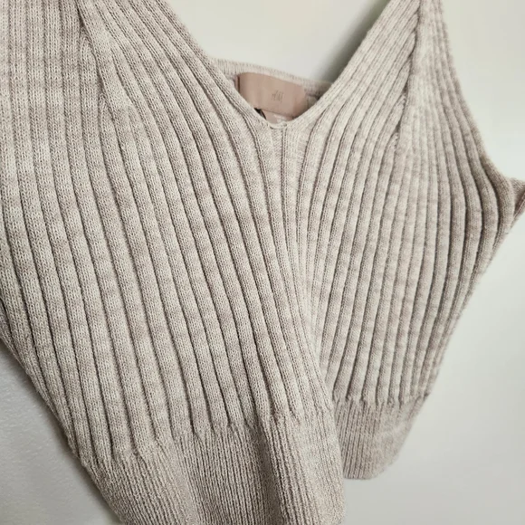H&M - Ribbed Knit Tank Top - nwot - Picture 5 of 10
